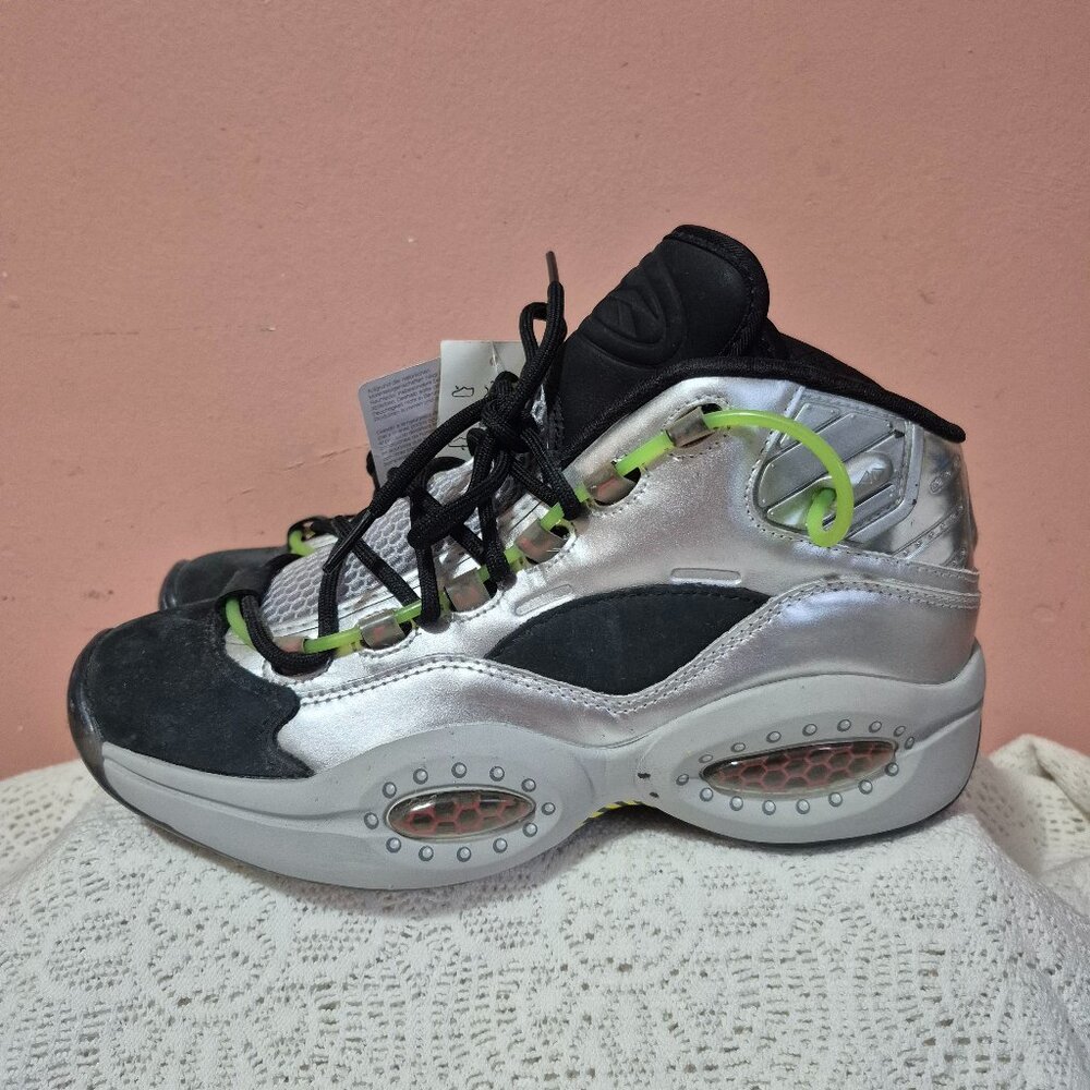 Reebok Question Mid Size 9 Illumination's Minions "Gru Lab" x Iverson FW7548
